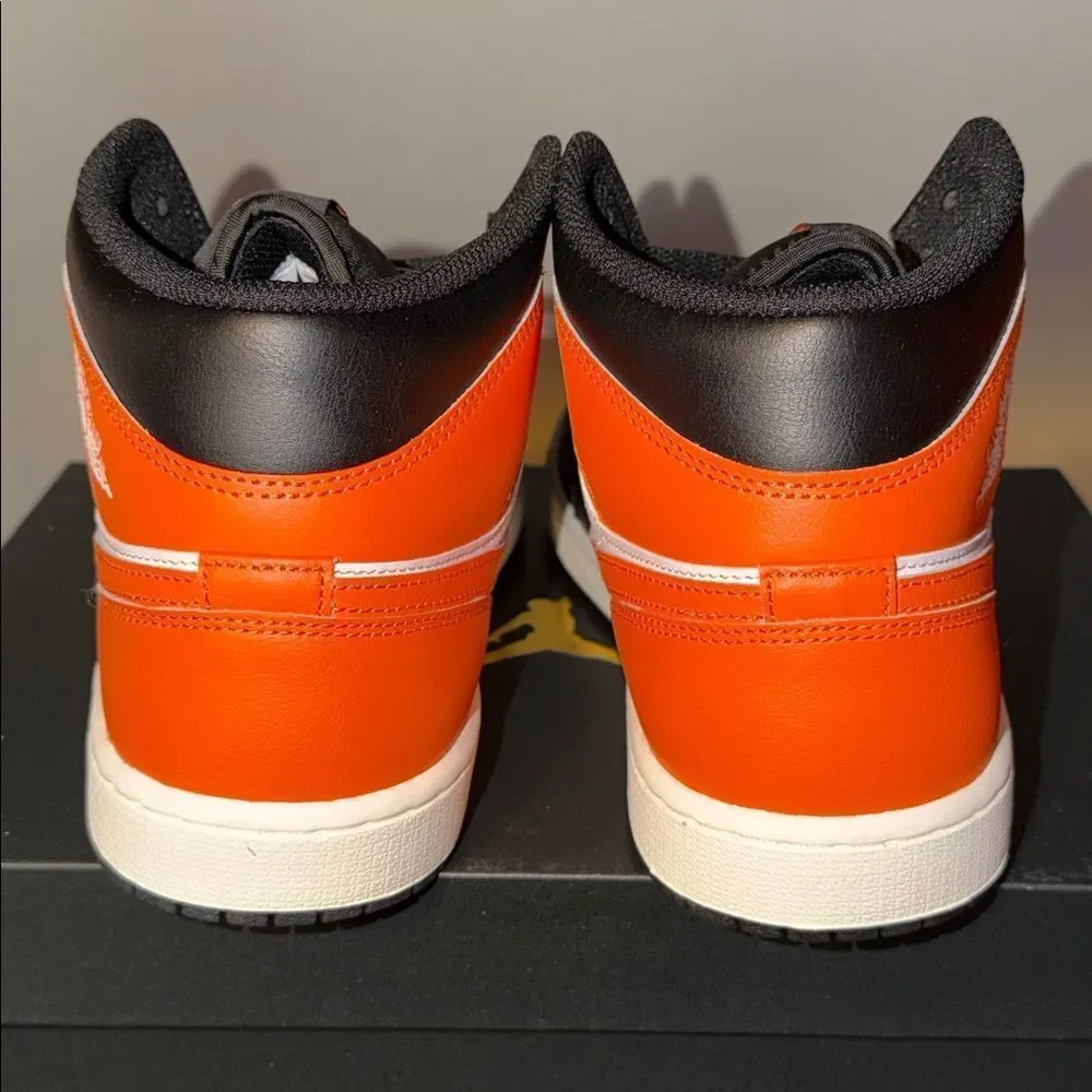 Air Jordan 1 Mid Starfish Orange Black DQ8426-801 Men’s Size 9.5